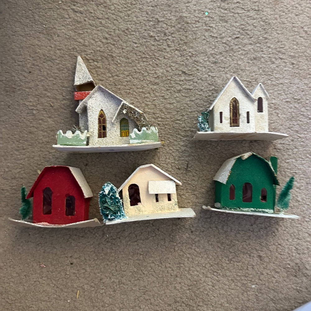 Vintage Putz village - 1 church, 4 houses